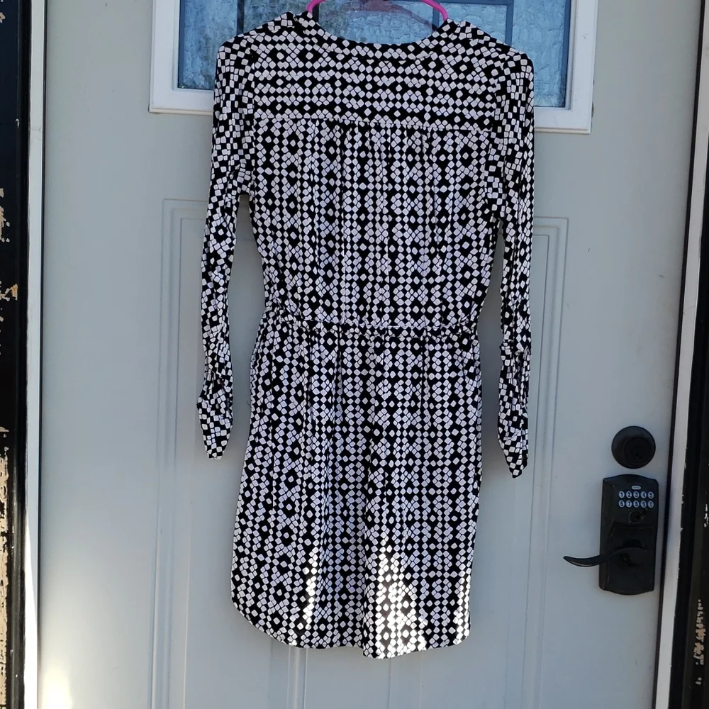 Womans Dress - Picture 2 of 8